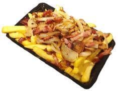 Boerenpatat met fritessaus